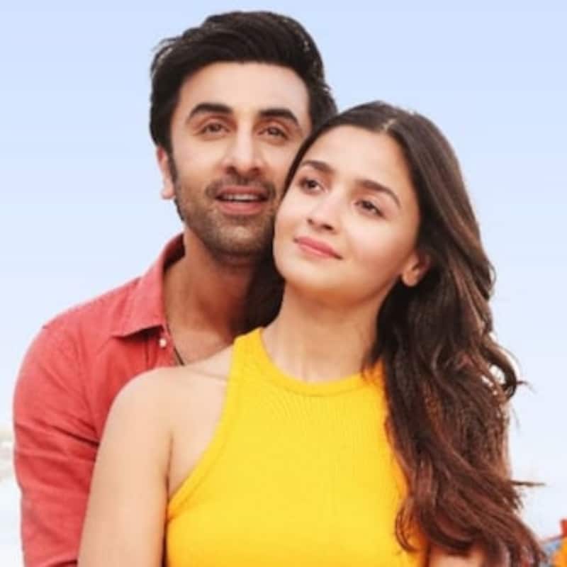 Brahmastra Movie Review: Ranbir Kapoor-Alia Bhatt starrer gets mixed reaction; some netizens find it 'Hollywood level' while few call it 'disaster' [VIEW TWEETS]