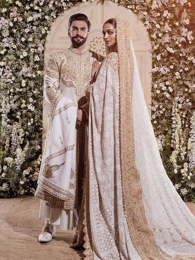 Deepika Padukone Posing well in a Vibrant Lehenga by Manish Malhotra  @CremeDeModa | Indian bridal dress, Manish malhotra bridal collection,  Indian bridal outfits
