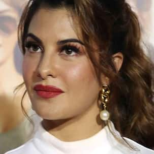 Jacqueline Fernandez से 200 करोड़ रुपये की रंगदारी मामले में दिल्ली पुलिस ने कड़ी पूछताछ !! 8 घंटों तक दागे सवाल