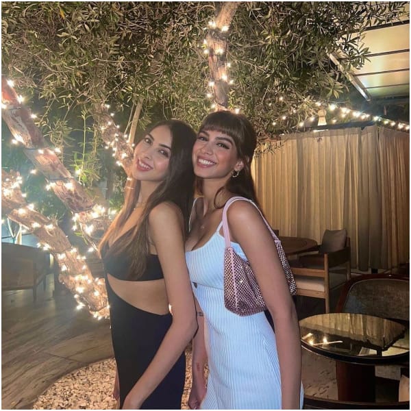 Khushi Kapoor poses with her friend in style
