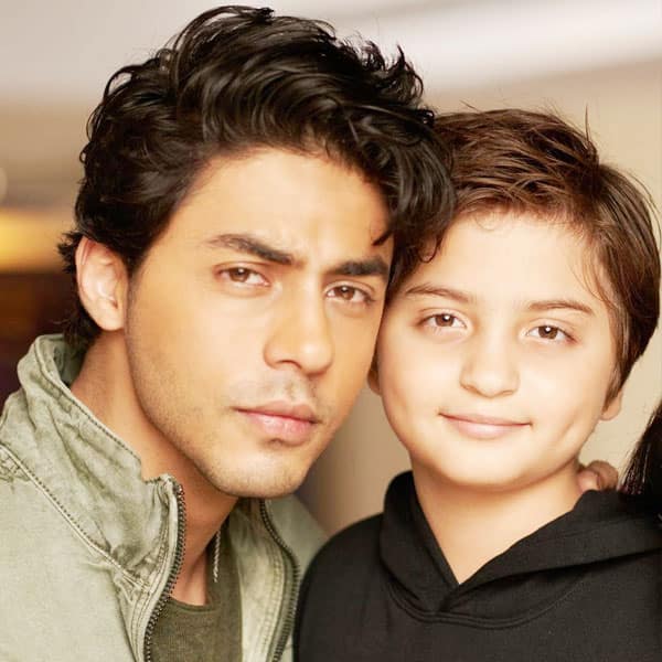 Shah Rukh Khan's son Aryan resembles his dad