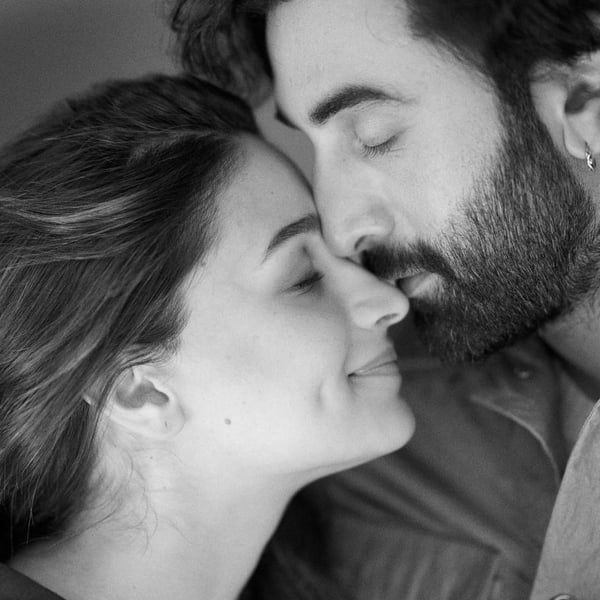 Ranbir Kapoor ve Alia Bhatt'ın sevilen resimlerinin hepsi kalpler.