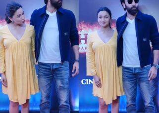 Ranbir Kapoor turns into a super protective husband to preggers Alia Bhatt at an event [Watch adorable video]
