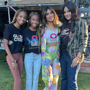 Harnaaz Sandhu and Priyanka Chopra in one frame make internet go gaga; fans say 'Miss Universe 2021 with Miss World 2000'