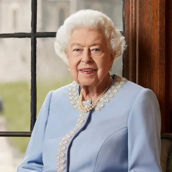 Queen Elizabeth II passes away at 96: Riteish Deshmukh, Adnan Sami and ...