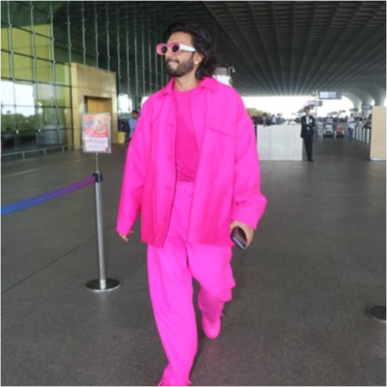 Ranveer Singh dashes to the airport to fly to his wifey Deepika