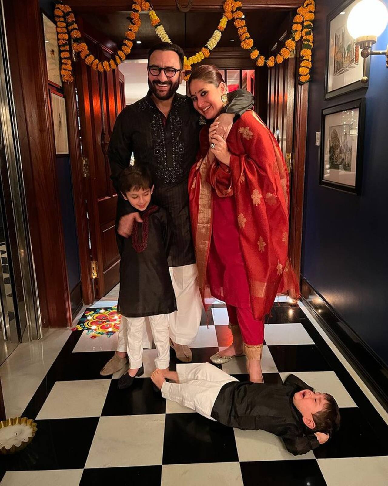 Taimur Ali Khan and Jeh Ali Khan's goofiest moments with Saif Ali Khan and Kareena  Kapoor Khan; pulling abba's pants, throwing tantrums and more