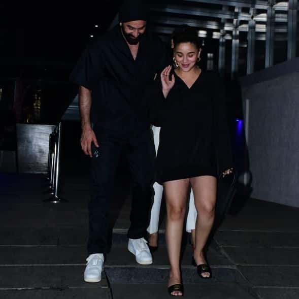 Alia Bhatt grabs the attention of people with her stylish look