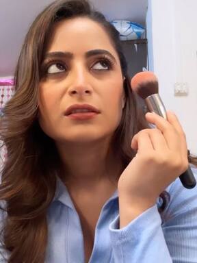 ऐश्वर्या शर्मा ने मेकअप रूम में दिए पोज