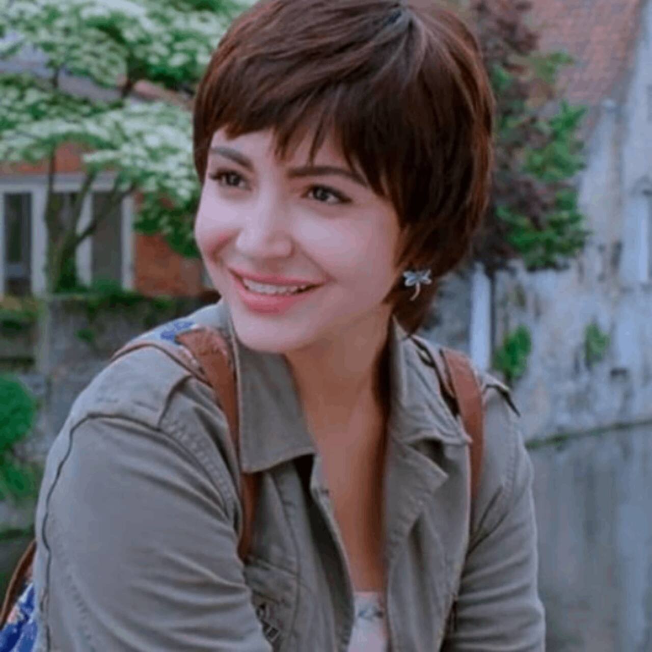 Bhediya star Kriti Sanon, Kangana Ranaut, Priyanka Chopra and more: Divas  who totally aced short hair looks and turned trendsetters [VIEW PICS]