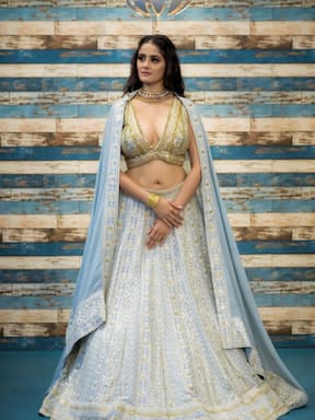 वक्त के साथ और भी ज्यादा सुंदर हो गई हैं आयशा सिंह