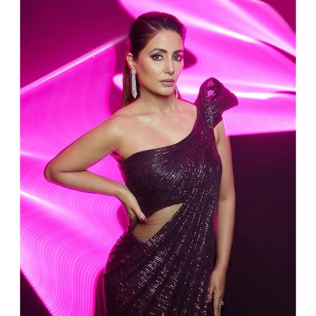 Hina Khan looks as stunning as a peacock in an all-purple saree as she ...