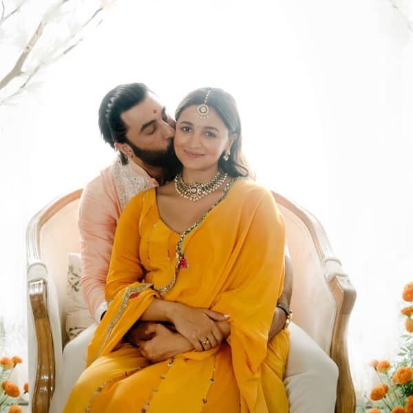 Alia Bhatt-Ranbir Kapoor baby shower: Ranbir Kapoor kisses his wife