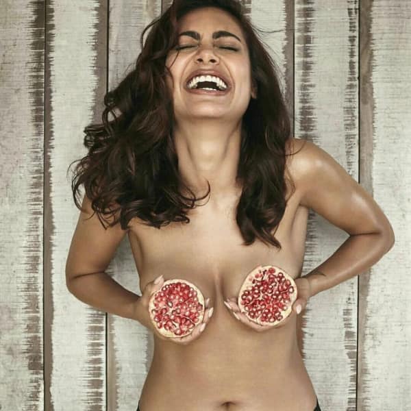 Esha Gupta boobs Instagram pics