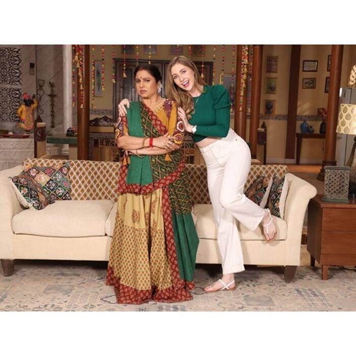 आनंदी बा और एमिली (Anandibaa Aur Emily)