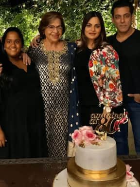 Helen's candid pictures with Salman Khan and siblings are truly heart melting