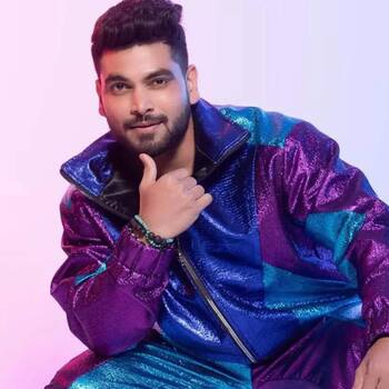 Indian Hip Hop on Instagram: Bigg Boss 16 winner MC Stan had a super  hectic weekend. After attending the Under 25 summit in Bangalore, he headed  to Hyderabad to perform at the