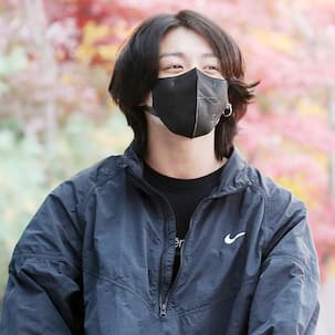 BTS Jungkook at FIFA World Cup 2022: ARMY goes aww as the Golden maknae shows off his soccer skills at the airport [Watch Video]