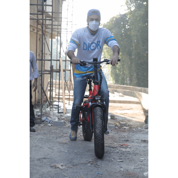 New dad Ranbir Kapoor takes his fancy Ebike worth Rs 1,46 lakh for a