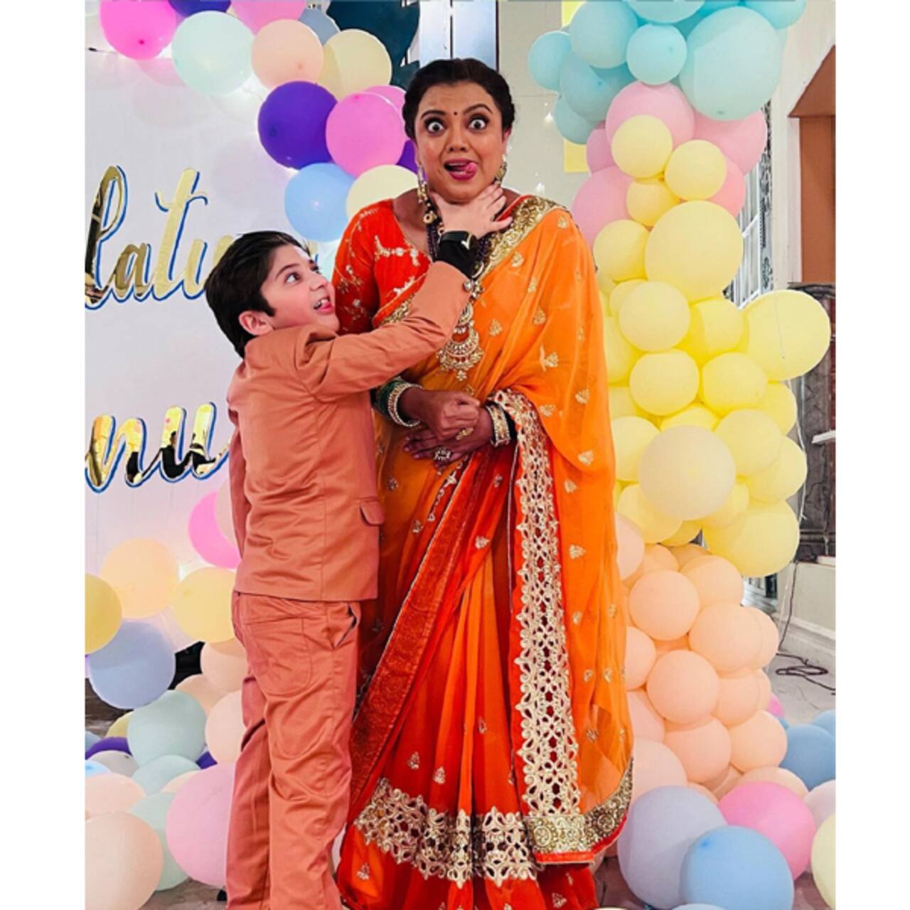 Tanmay Rishi Shah poses with on screen Family of Ghum Hai Kisikey Pyaar ...
