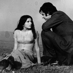 zeenat Aman Birthday: जब संजय खान ने बीच पार्टी में जीनत अमान के साथ की मारपीट, एक्ट्रेस का टूट गया था जबड़ा