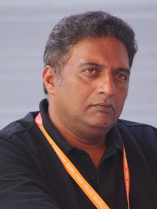 Prakash Raj Supports Deepika Padukone Amid Pathaan Controversy