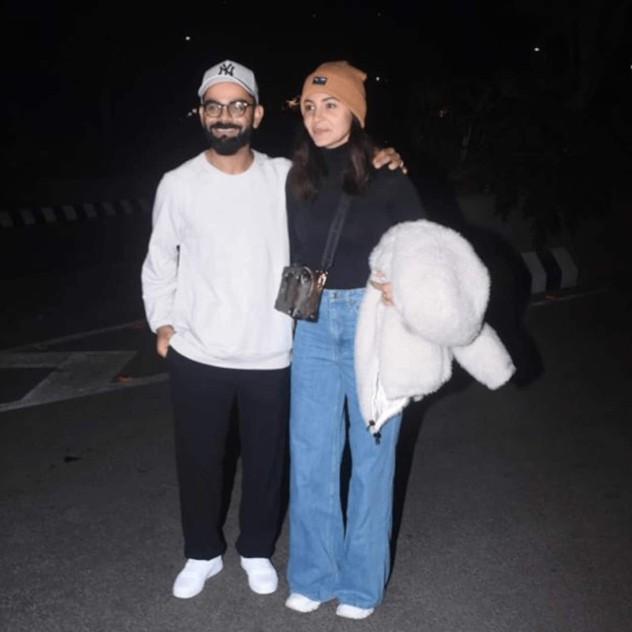 Anushka Sharma and Virat Kohli fly off to an undisclosed location for ...