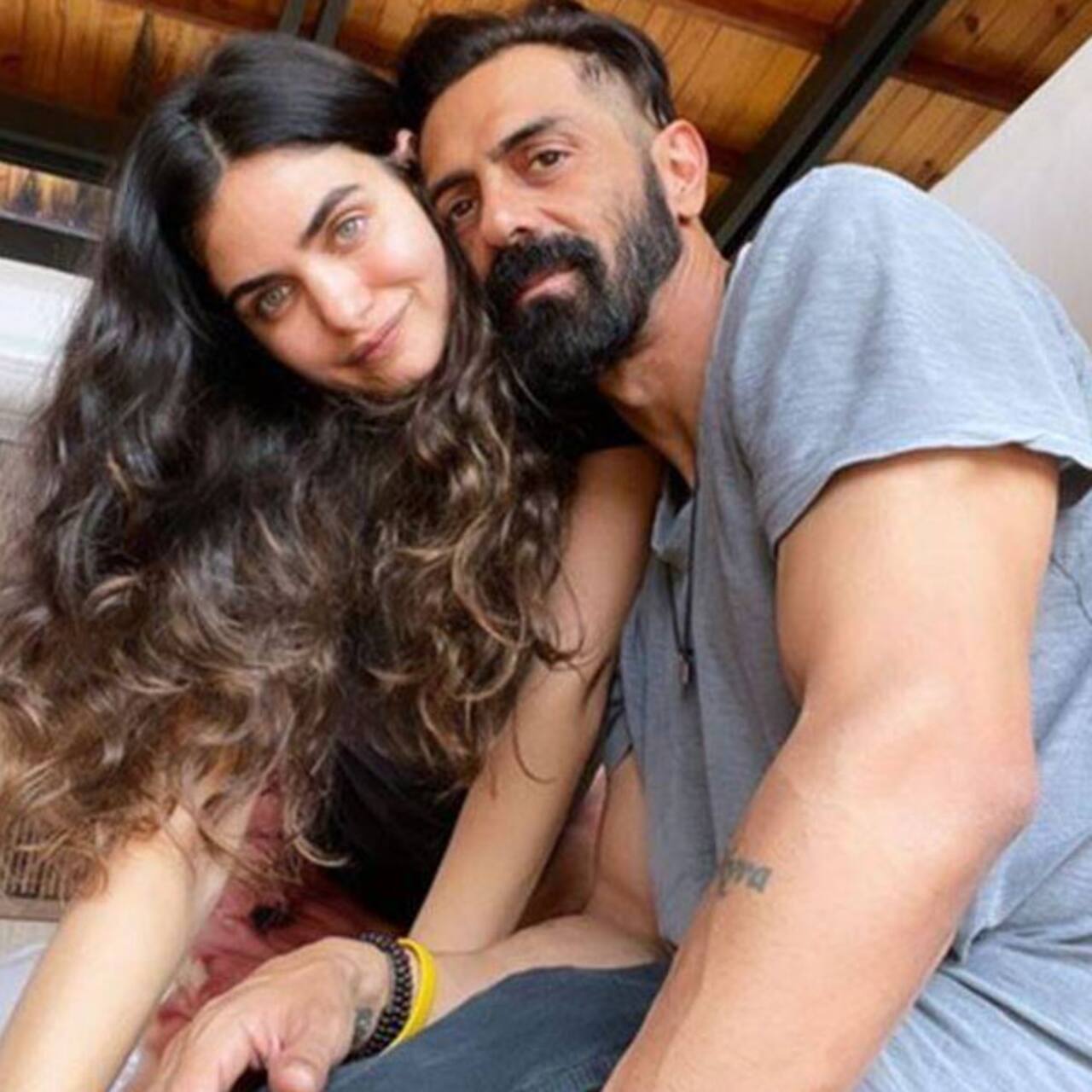 अर्जुन रामपाल और गैब्रिएला डिमेट्रिड्स (Arjun Rampal-Gabriella Demetriades)