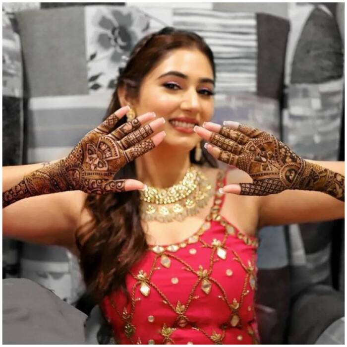दिशा परमार की भी बेहद प्यारी थी ब्राइडल मेहंदी