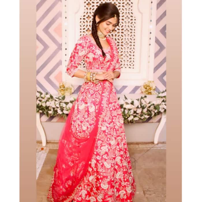 TV actresses in lehengas for sangeet night inspiration: Pranali Rathod in pink 