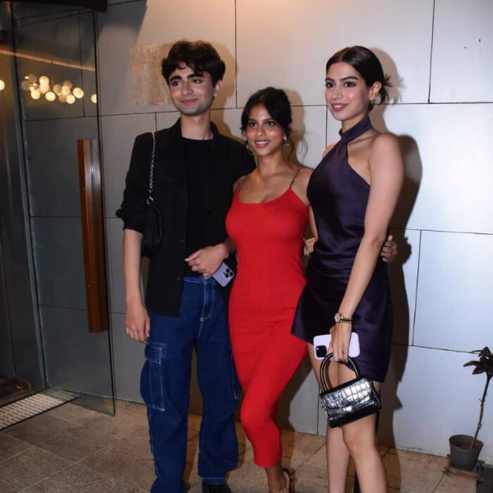 खुशी कपूर ने सुहाना संग दिए किलर पोज