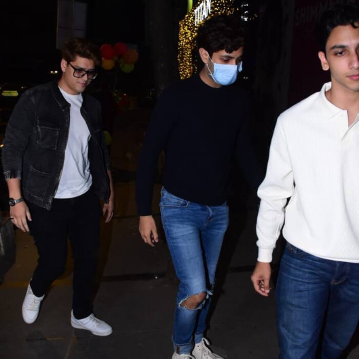 बेहद हैंडसम लग रहे थे अगस्त्य नंदा