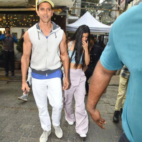 Hrithik Roshan And Saba Azad Pictures Gone Viral : ऋतिक रोशन और सबा ...