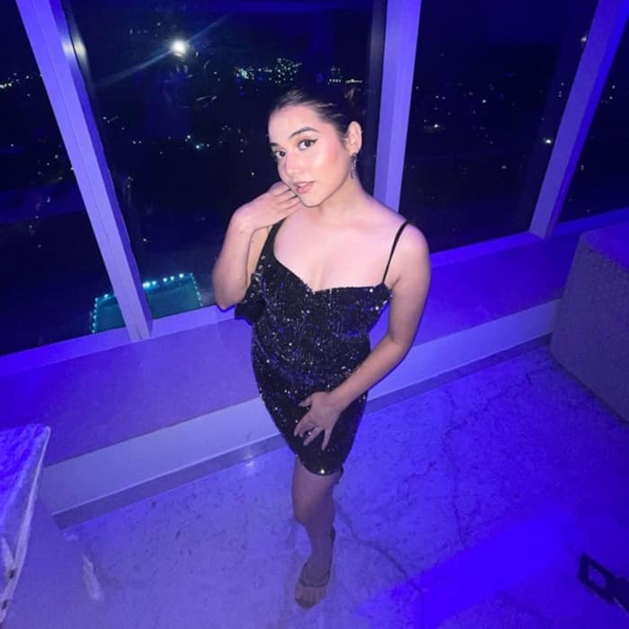 Asfi Javed's party outfits