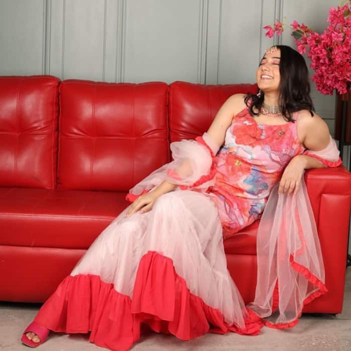 Asfi Javed goes traditional