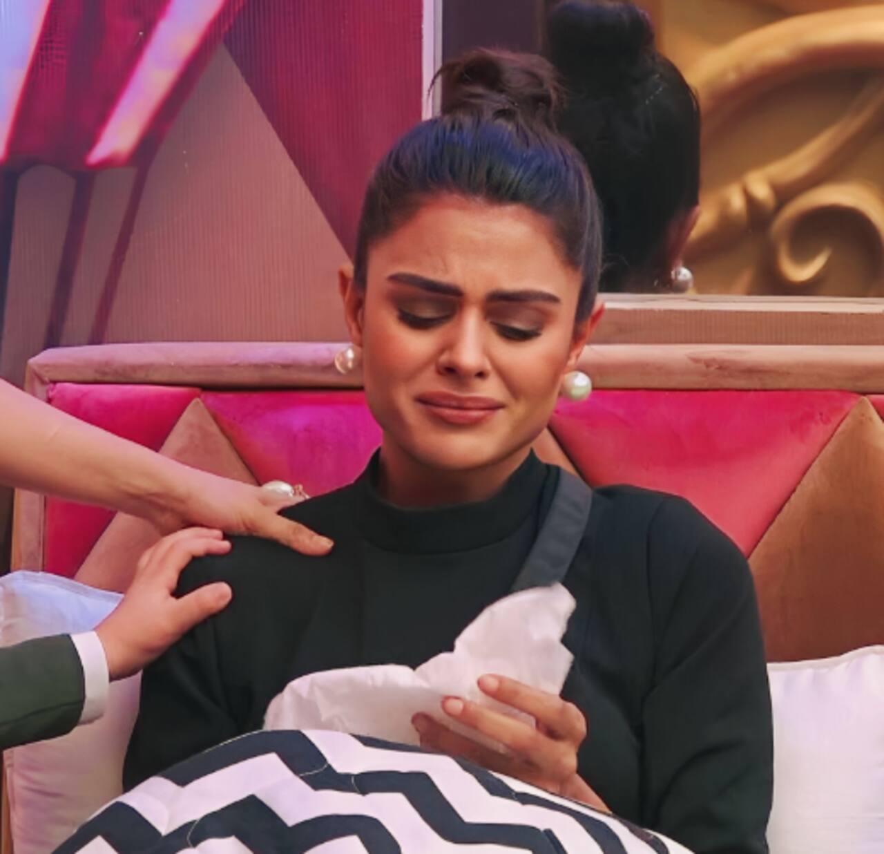 Bigg Boss 16: Priyanka Chahar Choudhary breaks down; angry fans slam Salman Khan and makers for ruining her mental health [Read Tweets] 