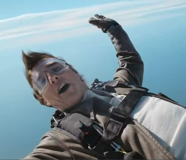 Mission Impossible - Dead Reckoning: Tom Cruise jumps out of airplane ...