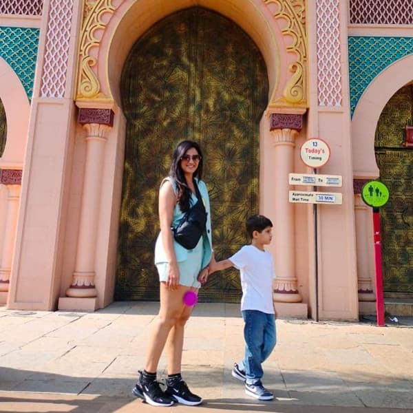 Shweta Tiwari enjoys her day out with son Reyansh
