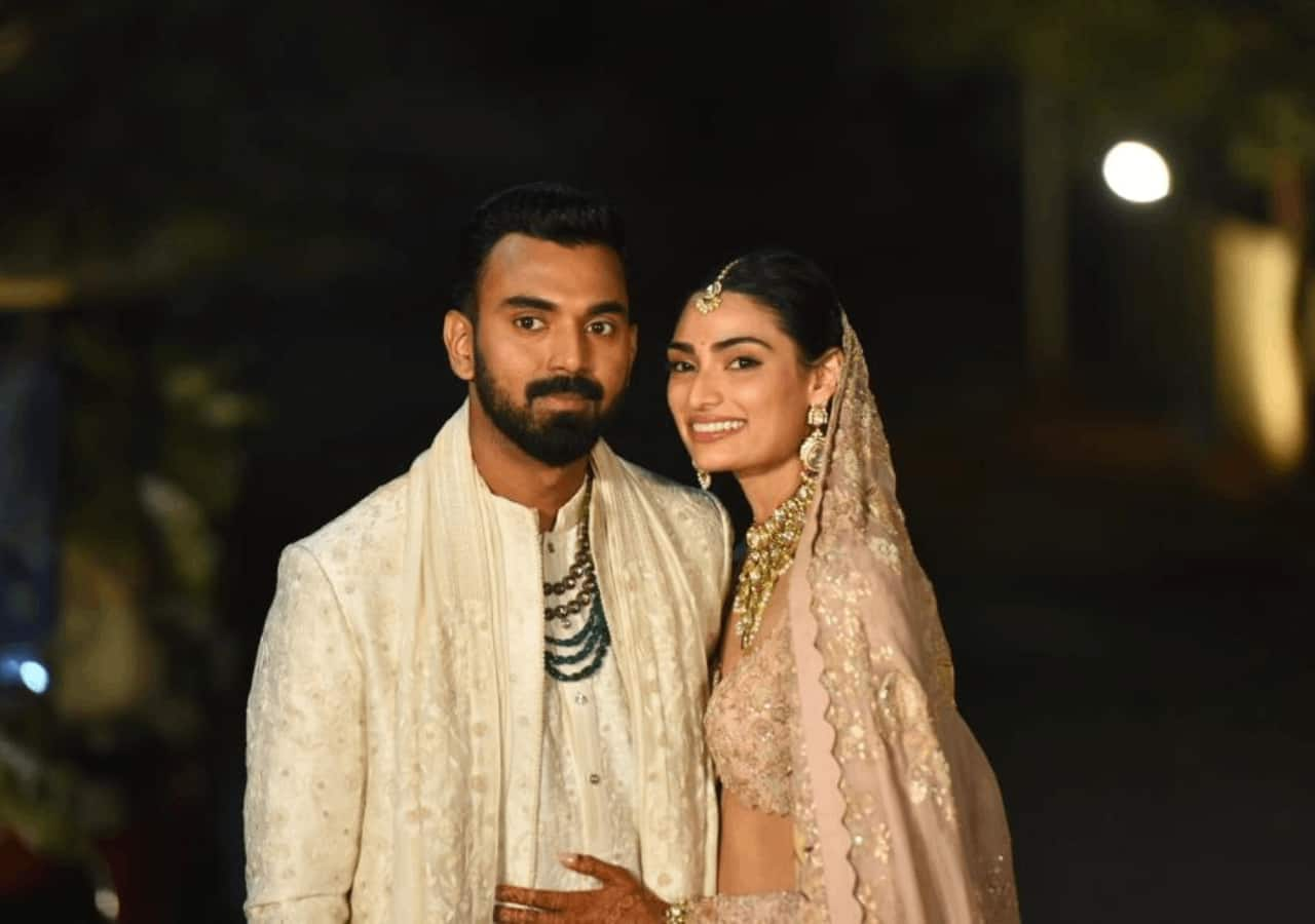 Nw: Athiya Shetty-KL Rahul Wedding: Couple Makes First Public Look As ...