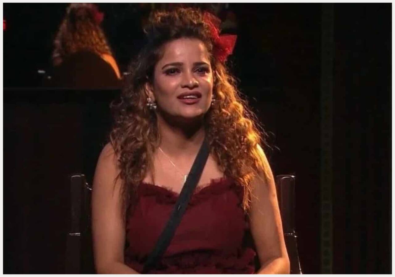 चौथे नंबर पर पहुंची अर्चना गौतम
