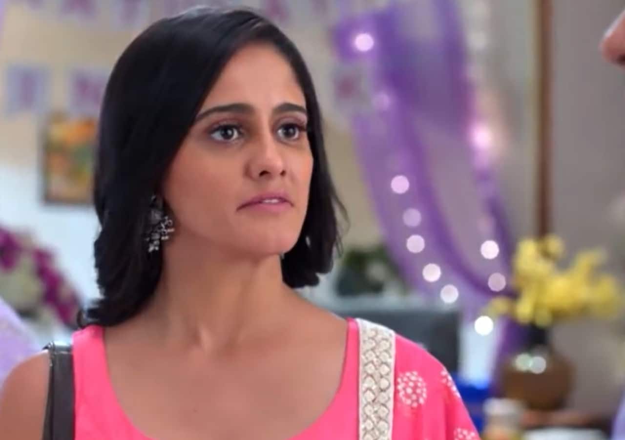 Ghum Hai Kisikey Pyaar Meiin: Ayesha Singh aka Sai reminds Virat to reveal Vinayak's truth; netizens lash out at the writers for stopping so low