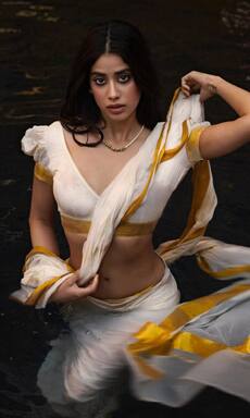 TOP 10 most sensuous looks of Bawaal star Janhvi Kapoor