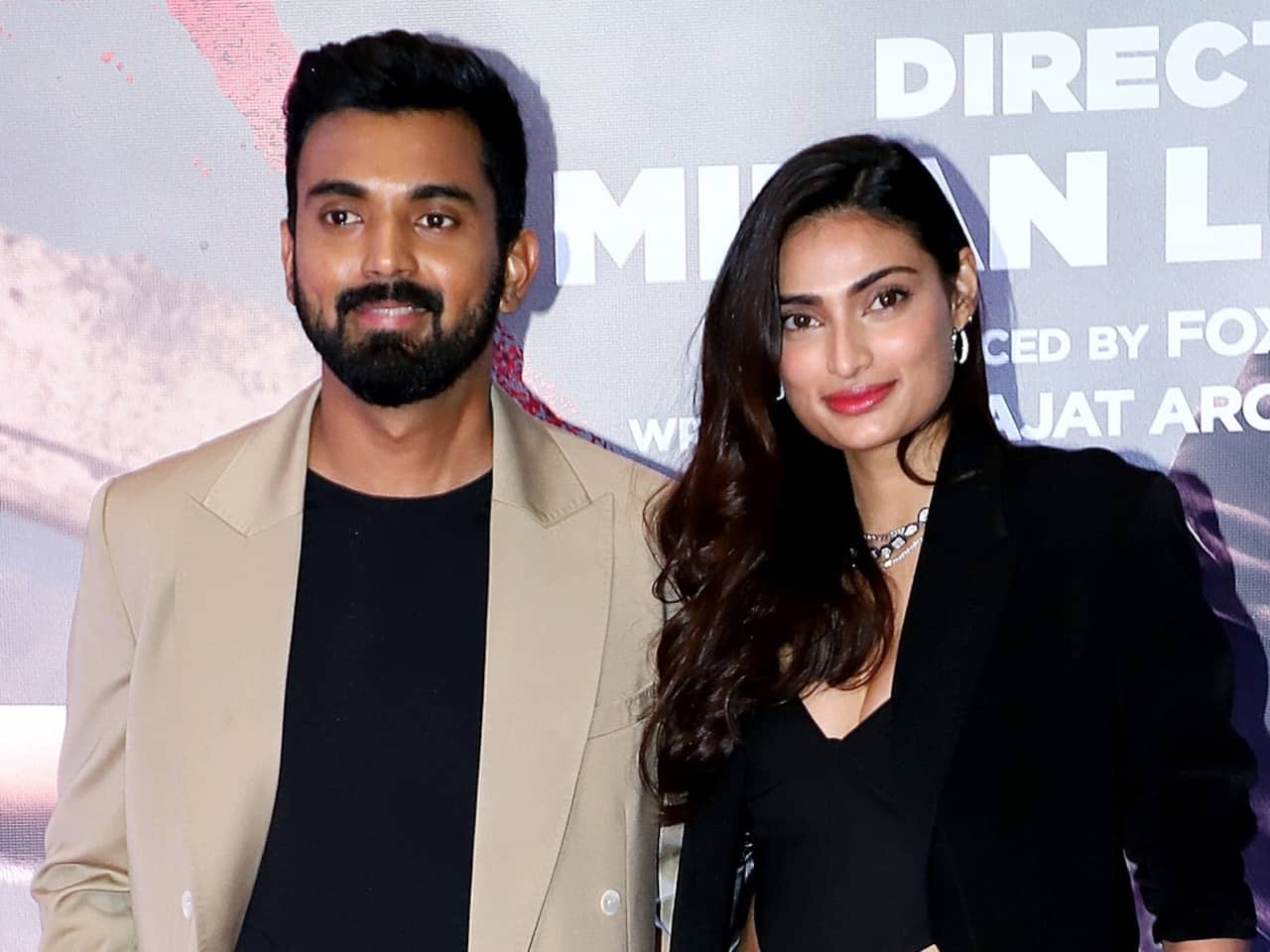 Athiya Shetty couldn't stop blushing when asked about the wedding date