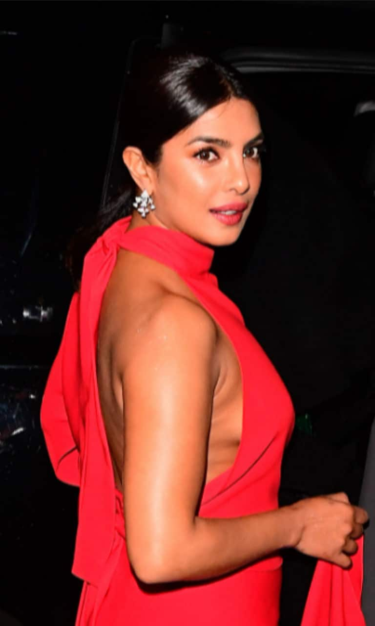 Janhvi Kapoor, Priyanka Chopra and more divas ace the side boob trend