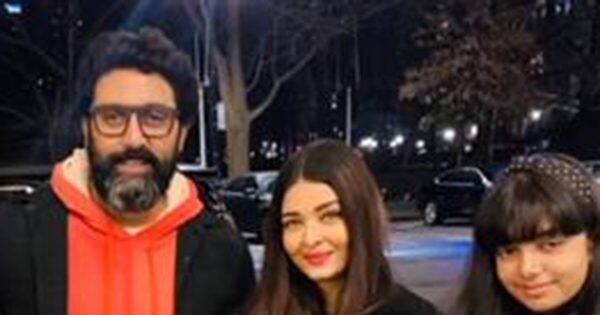 Aishwarya Rai Bachchan et sa fille Aaradhya Bachchan jumelles en pardessus noirs alors qu’elles se font repérer à New York avec Abhishek Bachchan