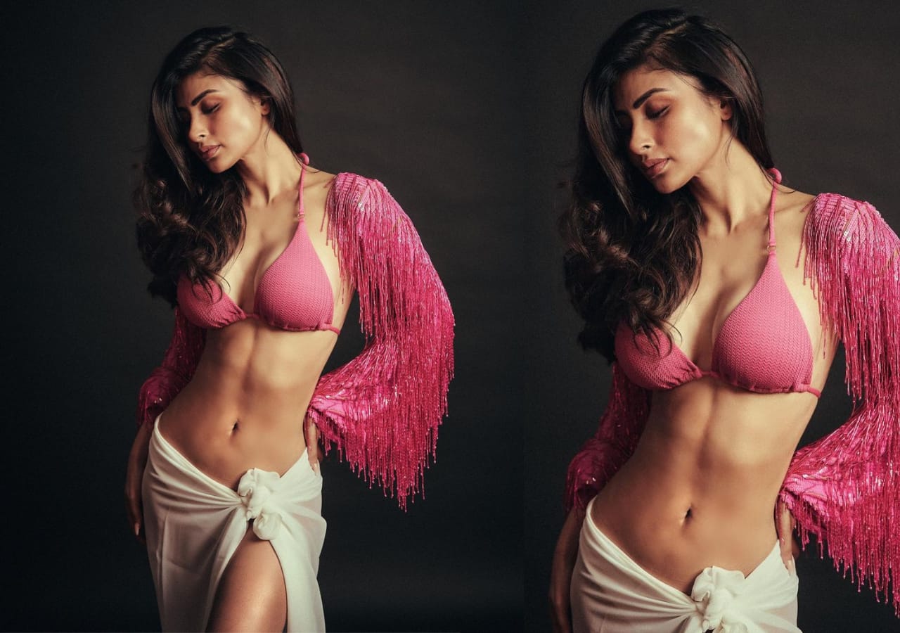 Mouni Roy flaunts her toned midriff: Hotness personified