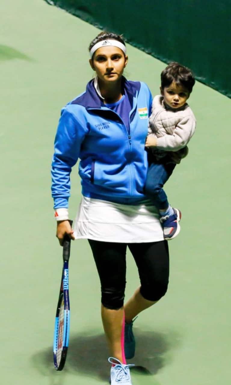 Mom-To-Be Sania Mirza Working Out With Her Cute Baby Bump, 'Massi-To-Be'  Anam Shares Pics
