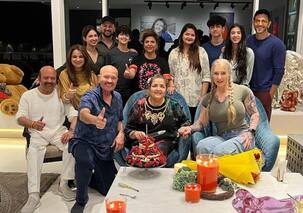 सुनैना रोशन के बर्थडे सेलिब्रेशन में साथ नजर आए Hrithik Roshan-Saba Azad, पार्टी से पिक्चर हुई वायरल