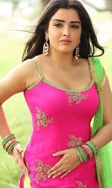 करियर की शुरुआत में ऐसी दिखती थीं आम्रपाली दुबे