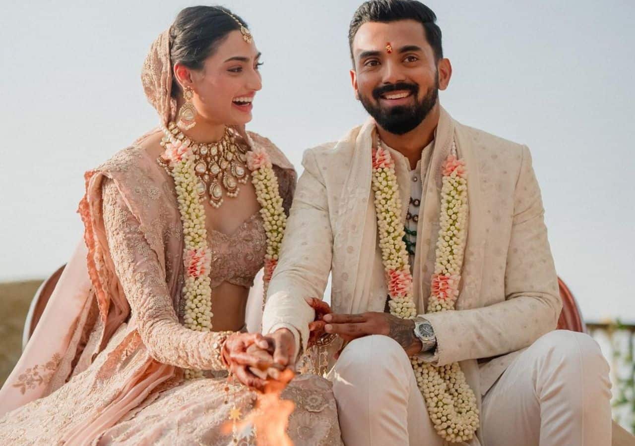 अथिया शेट्टी और केएल राहुल का रिलेशनशिप | Athiya Shetty-KL Rahul को शादी पर  मिले महंगे तोहफे, सुनील शेट्टी के गिफ्ट की कीमत सुन चकरा जाएगा माथा  Photogallery ...